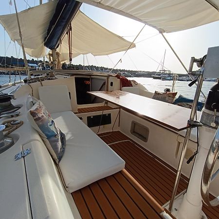 Dormire In Barca A Vela Maratea Eksteriør bilde