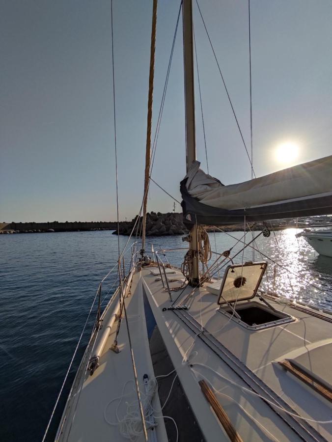 Dormire In Barca A Vela Maratea Eksteriør bilde